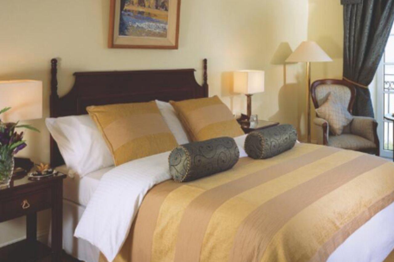 Bayview Hotel แบลลีคัตตอน ภายนอก รูปภาพ